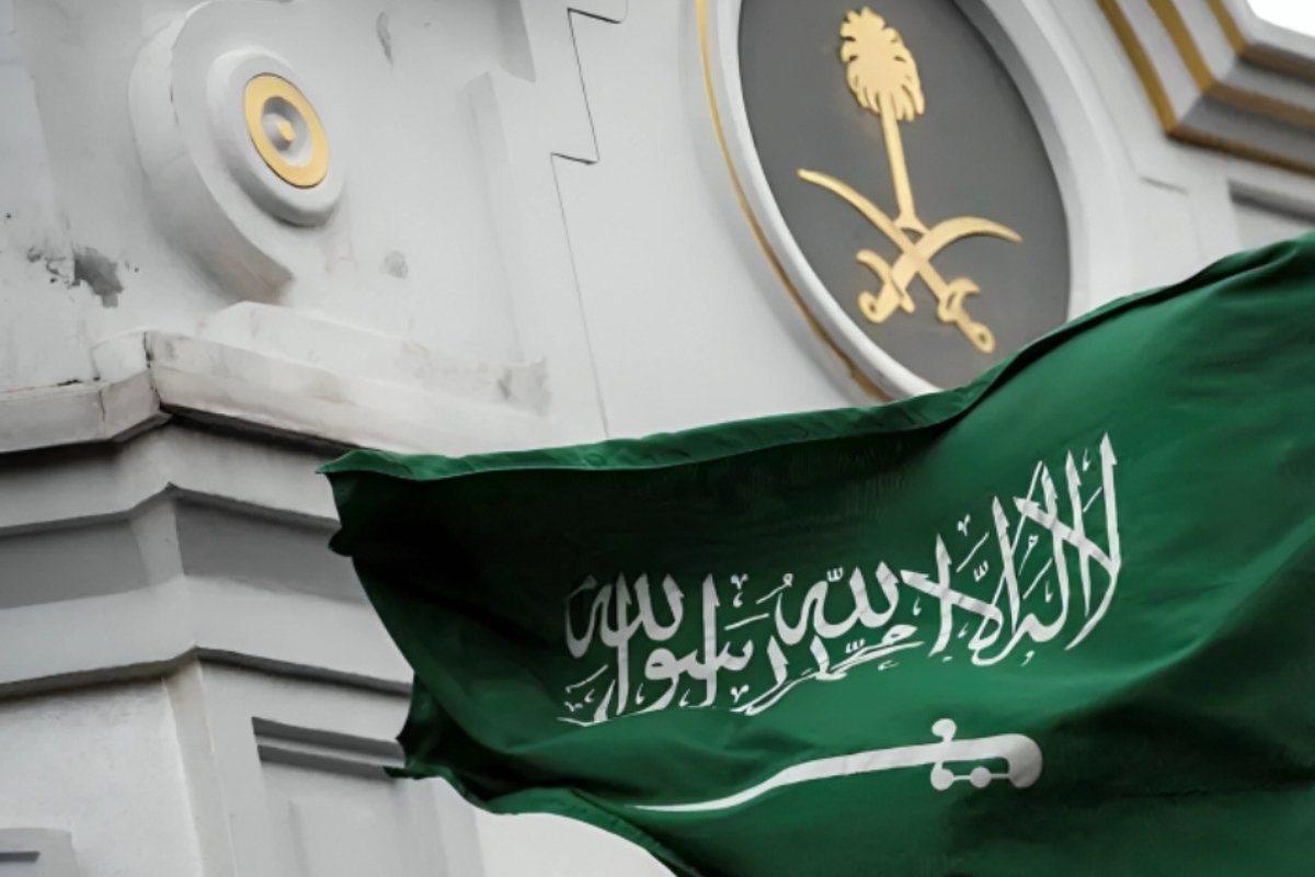 السعودية تحدد رسمياً قائمة المهن المشمولة بسحب الإقامة للوافدين في 2025