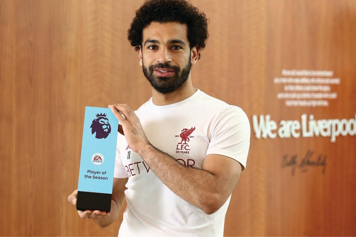 رسمياً: محمد صلاح يواصل تحطيم الأرقام.. جائزة أفضل لاعب في الدوري الإنجليزي بين يديه!