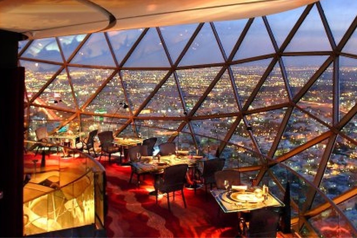 ما وراء إغلاق أشهر مطاعم السعودية؟ الأسباب الحقيقية تُكشف