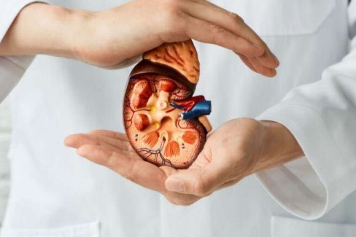 ساقيك تتحدث! 5 علامات خفية تكشف إصابتك بتلف الكلى.. لا تتجاهلها أبداً!