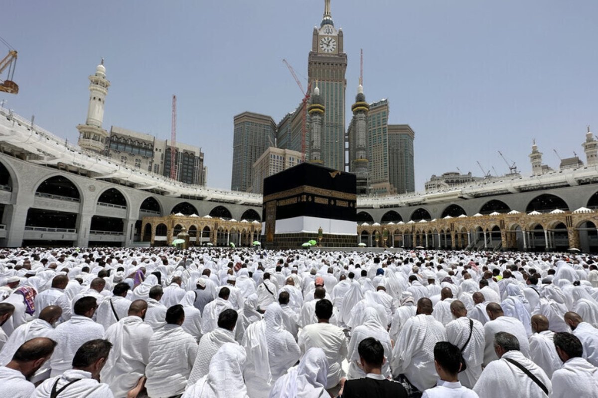 السعودية ترفع راية التشدد: غرامات صارمة وسجن لكل من يحاول الحج بدون نظام!