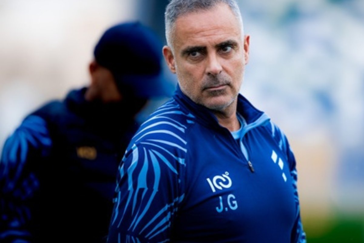 لقد سرقوا منا الفوز!".. تصريحات نارية من جوميز ضد التحكيم بعد مباراة الهلال والفتح