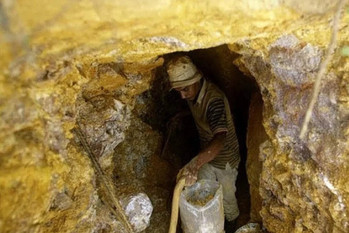 مفاجأة جيولوجية: هذه الدولة تحتضن أضخم منجم ذهب في العالم بقيمة 83 مليار دولار!