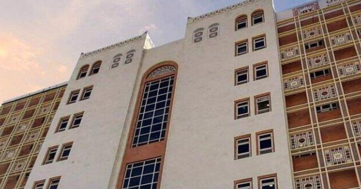 ضربة مالية قوية: عقوبات أمريكية تستهدف بنكاً بارزاً في صنعاء لدعمه الحوثيين