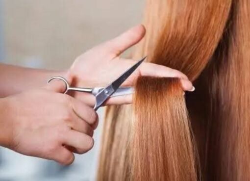 موعدك مع الجمال.. أفضل توقيتات قص الشعر لتطويله وتكثيفه!