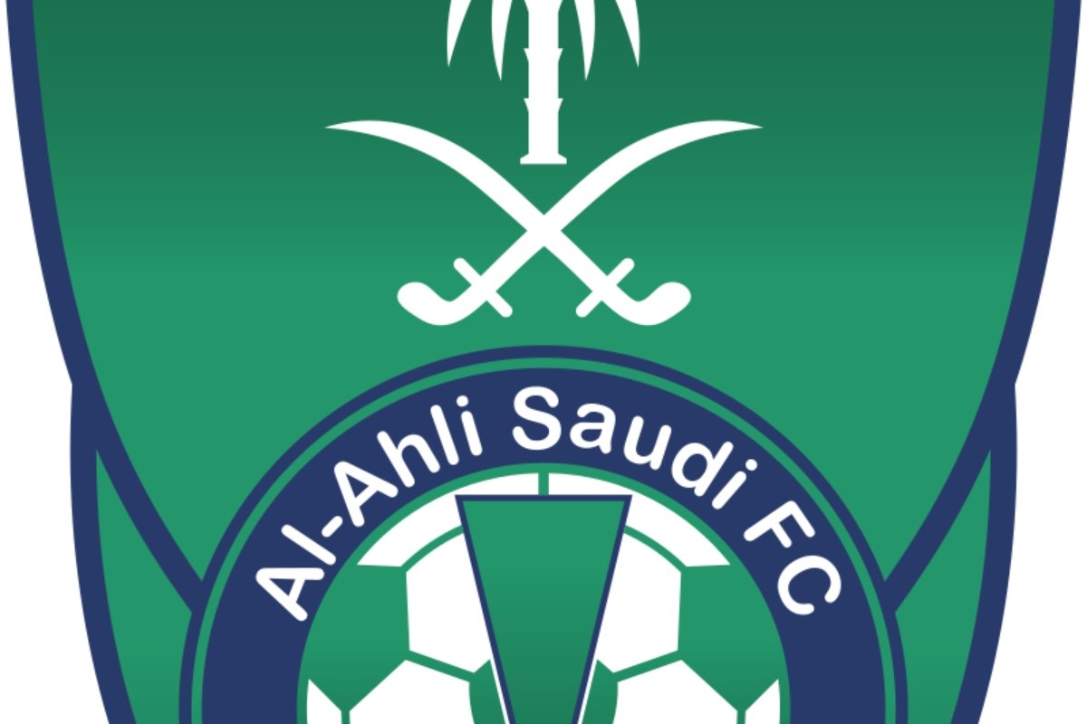 الكلاسيكو المنتظر: تشكيل الأهلي الناري لمواجهة الاتفاق في قمة الجولة 33 من دوري روشن 2025!