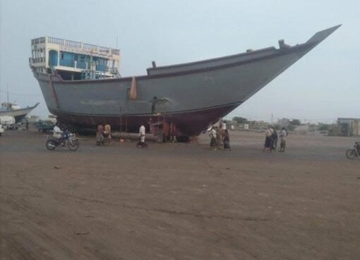 إنجاز بحري غير مسبوق.. أول سفينة يمنية محلية الصنع تبحر من المخا نحو المجد!