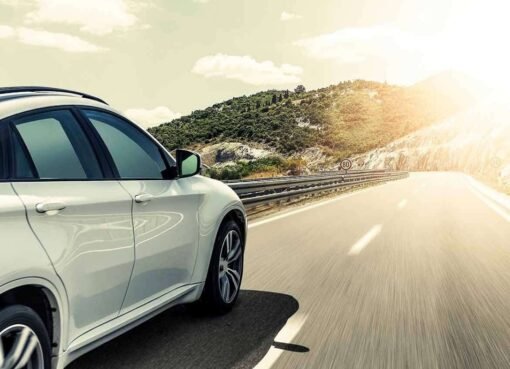 كيف تقود بأقل تكلفة؟ 7 أسرار لتوفير الوقود ستغيّر عاداتك على الطريق