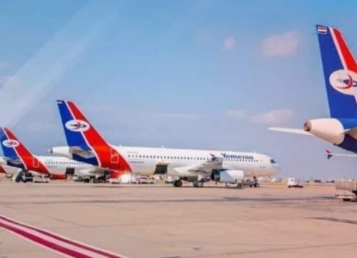 الإرياني يوضح السر وراء إعادة تشغيل مطار صنعاء بسرعة غير متوقع
