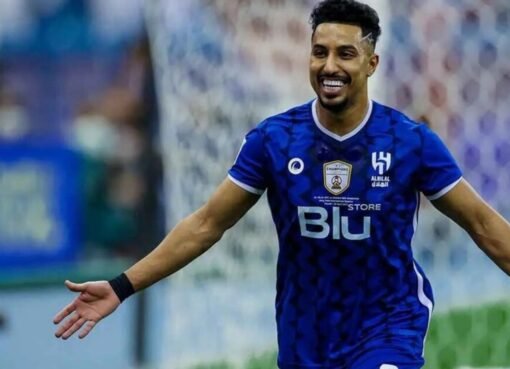 زوجة سالم الدوسري تخطف الأنظار بدعمها اللافت في مسيرته الكروية