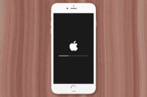 آبل تفاجئ العالم.. هل حان وقت وداع الآيفون؟