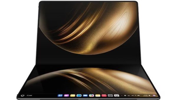هواوي تحدث ثورة في عالم الحواسيب المحمولة بشاشة OLED قابلة للطي ابتكار يغير قواعد اللعبة!