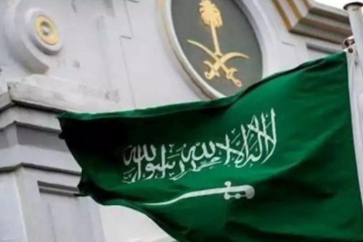 السعودية ترسم الخط الأحمر: 5 مخالفات لا تغتفر تنهي إقامتك في لحظة!