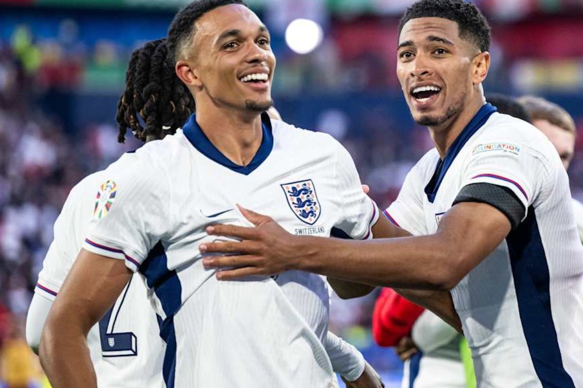 صدمة في أنفيلد: ترينت ألكسندر-أرنولد يودع ليفربول رسمياً!