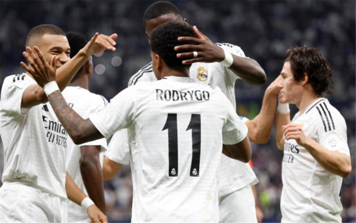 "ريال مدريد يتحرك بذكاء.. هل تكون صفقات 2026 المجانية مفتاح العودة للألقاب؟"