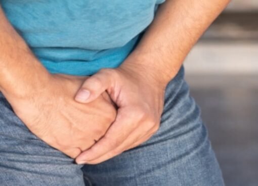 بدون أدوية.. طبيب أمريكي يقدم وصفة منزلية فعالة لحرقان البول