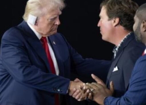 تصريح ناري: ترامب يهاجم صحفيًا بارزًا ويصفه بـ"المجنون" في سياق إيران