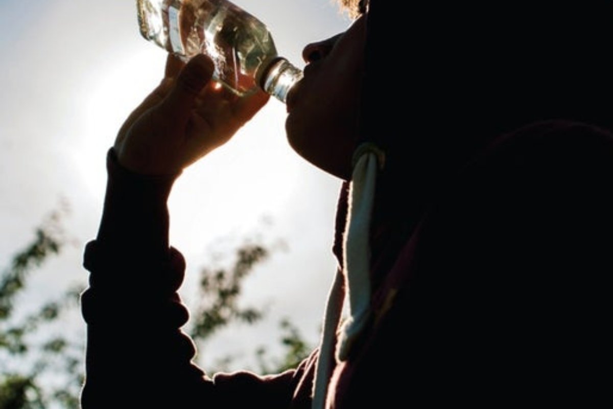 "معلومة صادمة: شرب الماء بعد العلاقة قد يؤثر على صحتك بهذه الطريقة!"