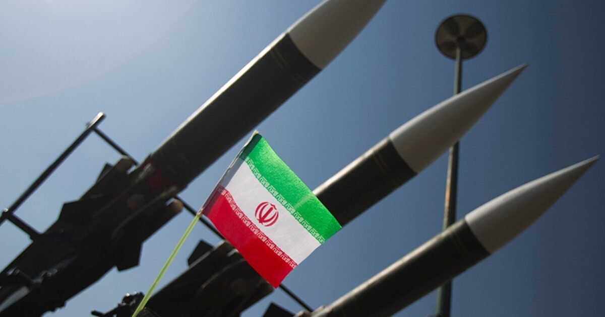 رقم صادم: مسؤول استخباراتي إسرائيلي يفجر مفاجأة بشأن ترسانة إيران الصاروخية