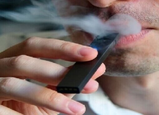 مادة سرية "أحلى بـ13 ألف مرة من السكر" تكتشف في السجائر الإلكترونية وتنذر بالخطر!