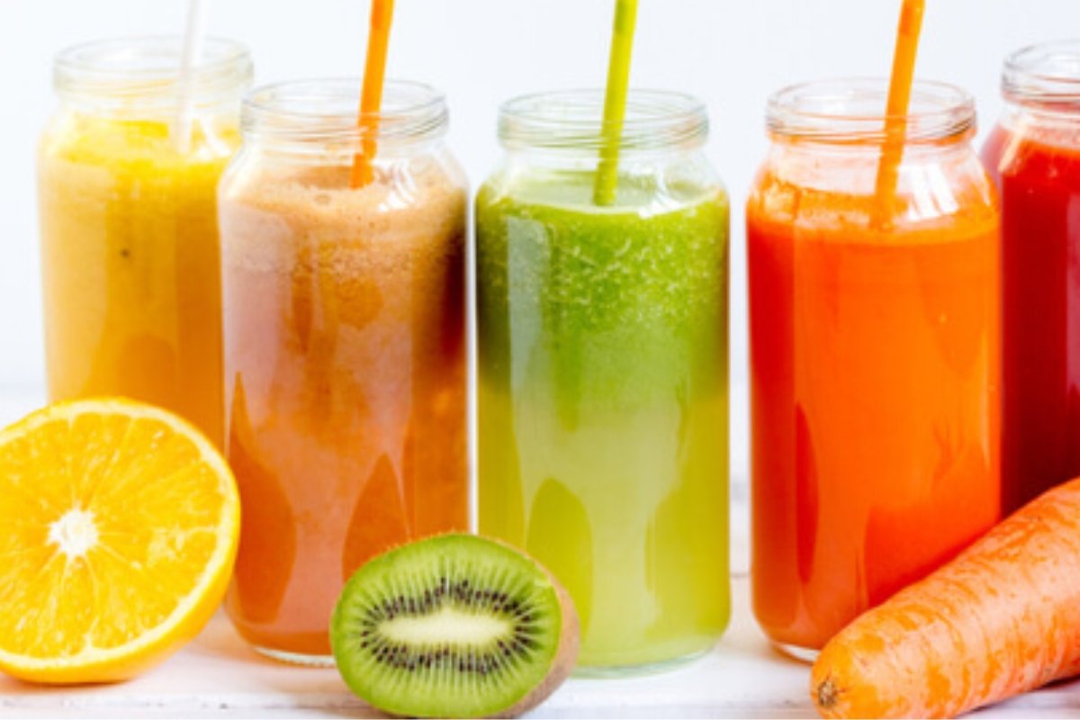 تحذير طبي: مشروب منعش يسبب الصداع، اضطراب القولون، وارتفاع السكر