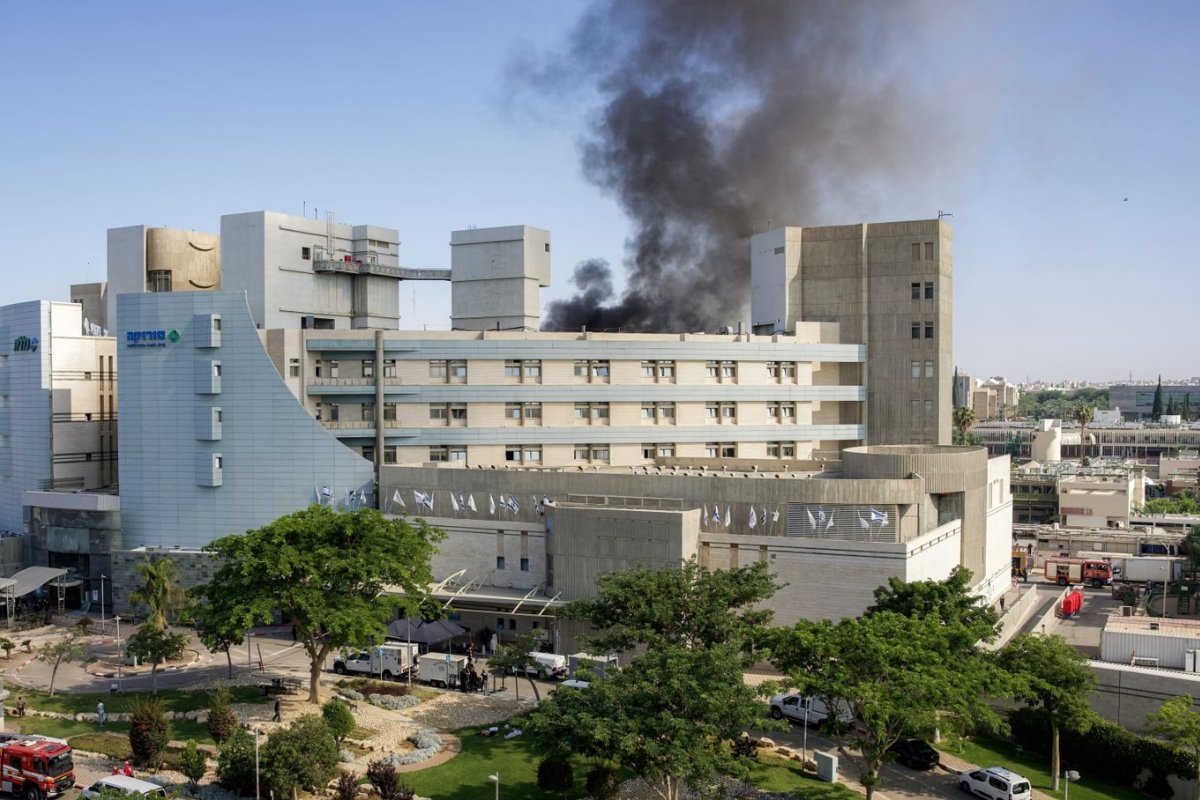 الضربة التي أربكت تل أبيب: ماذا أرادت طهران من استهداف سوروكا؟