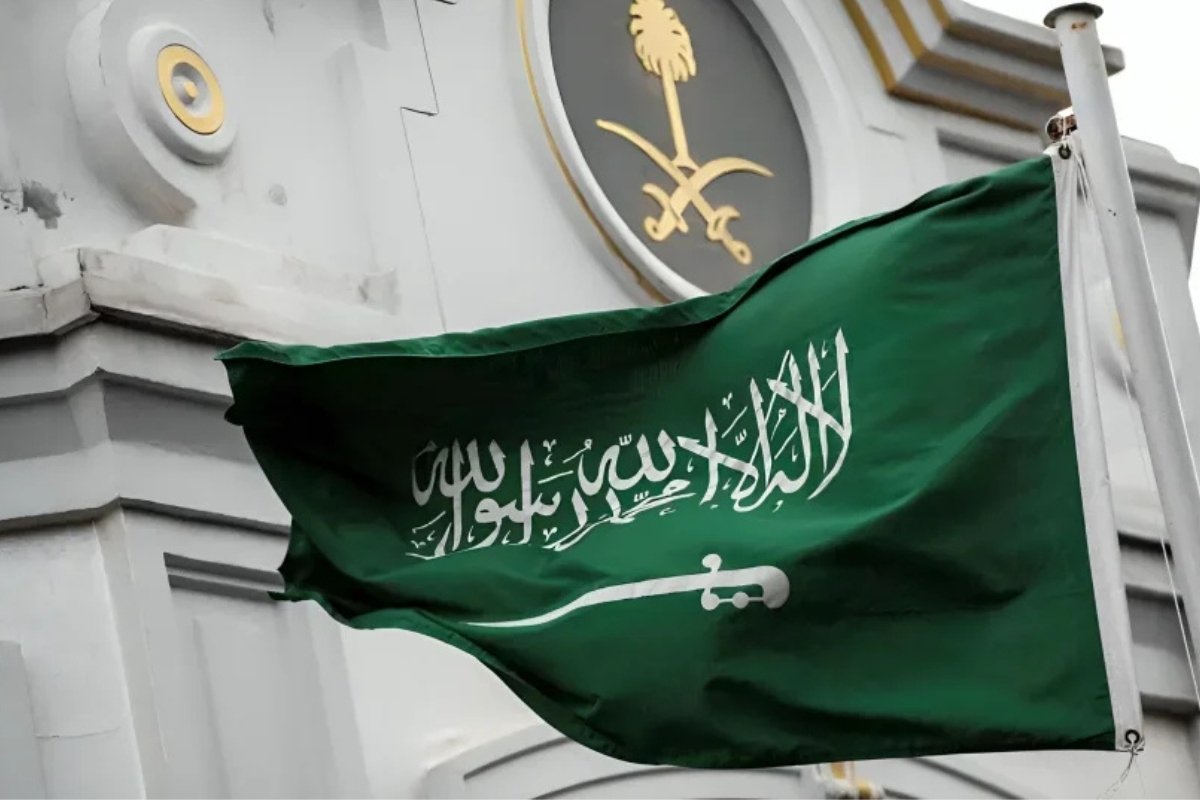 تحديثات صادمة للمغتربين: شرط معقد لإقامة الزوجات في السعودية