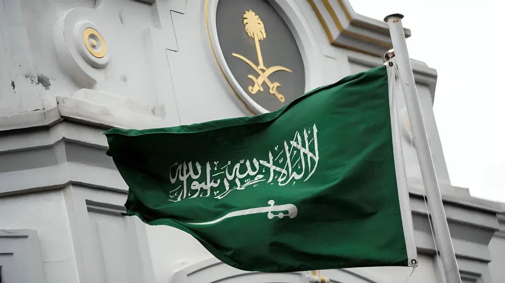 السعودية تقرّ تشريعات جديدة لتنظيم تحويل الأموال للخارج