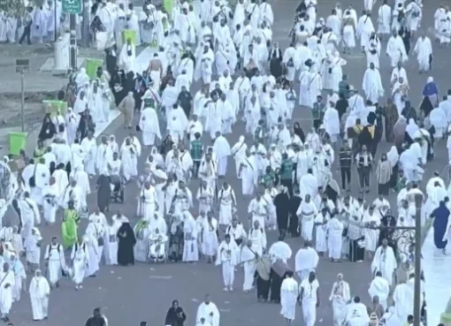 الشاب اليمني المتعدد اللغات يبهر العالم بمهاراته في الترجمة وخدمة الحجاج!