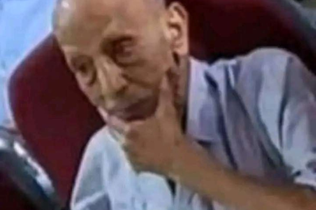 حزن يعم القلوب برحيل رمز علمي وطني