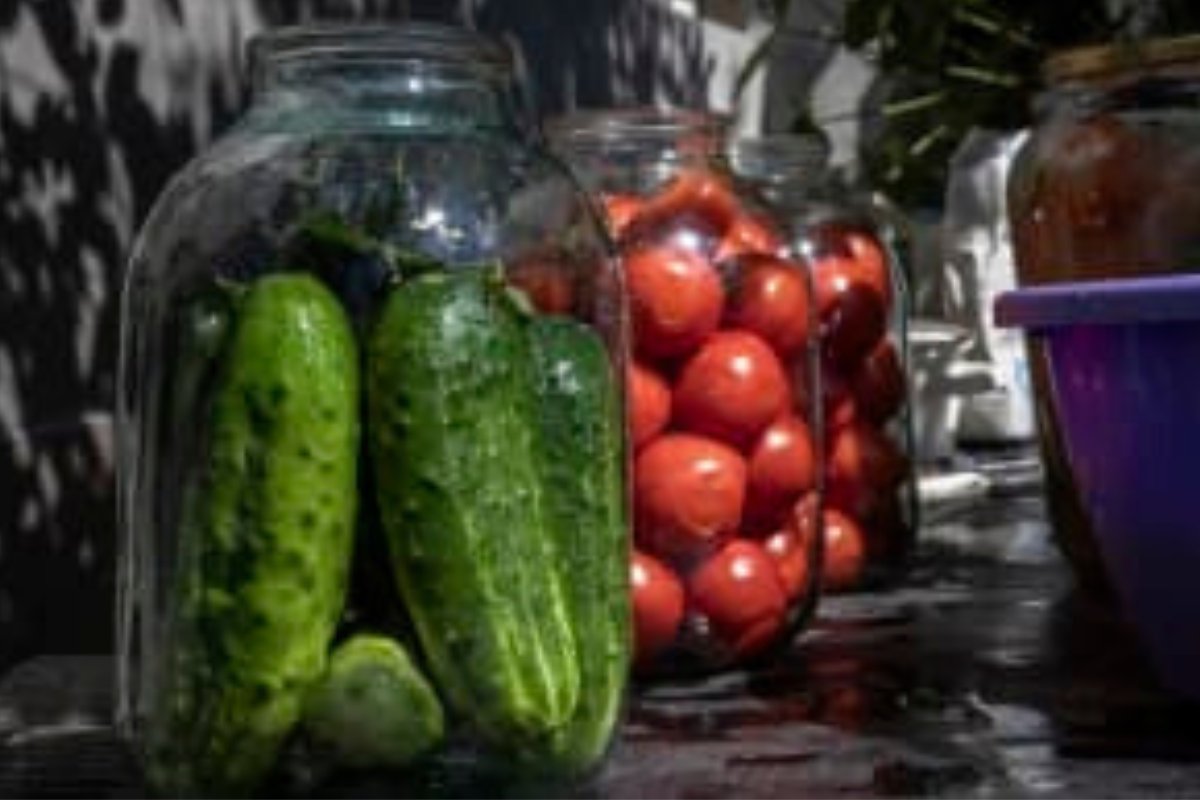 اكتشف القوة الخفية للمخللات: 5 فوائد صحية ستدهشك!