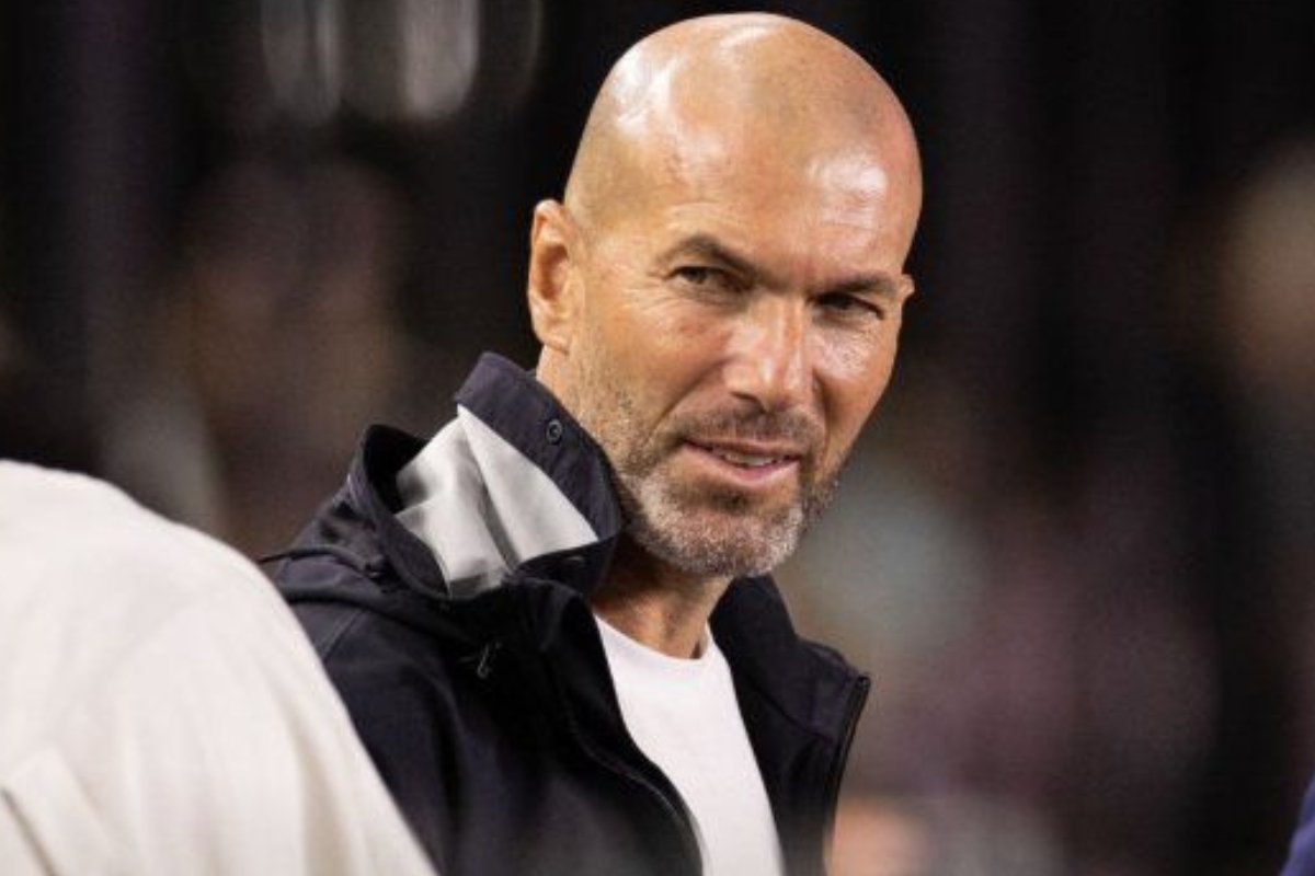 زيدان يرفض 100 مليون لتدريب نادٍ سعودي