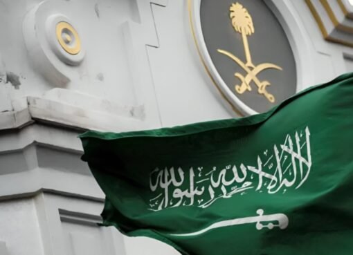 السعودية تفتح 13 مهنة جديدة للوافدين: خطوة استراتيجية في سوق العمل السعودية تفتح 13 مهنة جديدة للوافدين: خطوة استراتيجية في سوق العمل