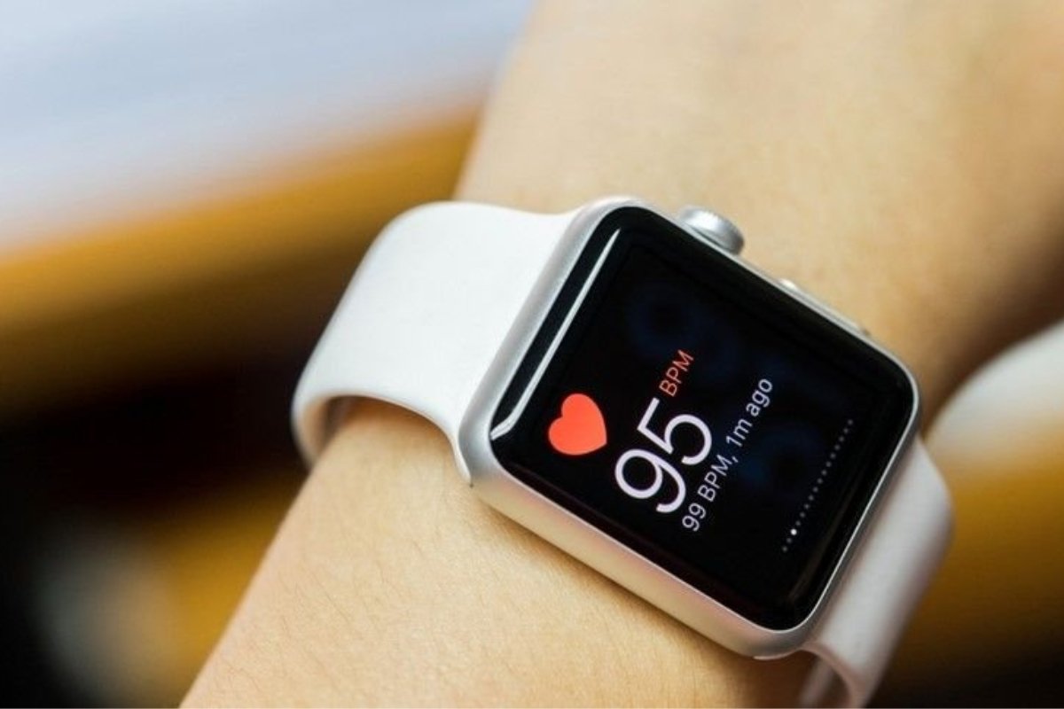 معجزة تقنية في مكة: ساعة ذكية تنبه وتنقد حاجة مغربية من خطر الموت