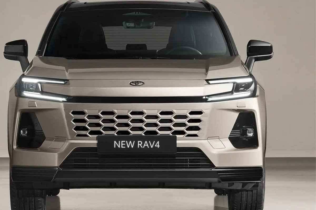 تويوتا تكشف عن RAV4 2025: ثورة في عالم السيارات الهجينة