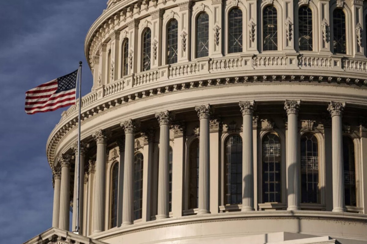 48 ساعة على صفيح ساخن.. إدارة ترامب تترقب الرد الإيراني