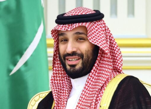 محمد بن سلمان يوجه بتثبيت رسوم الإقامة وطمأنة المقيمين