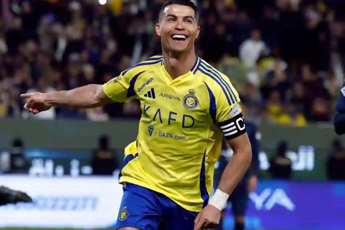 رونالدو يقلب الطاولة في النصر.. خيسوس خارج الحسابات ومدرب غامض يقترب!