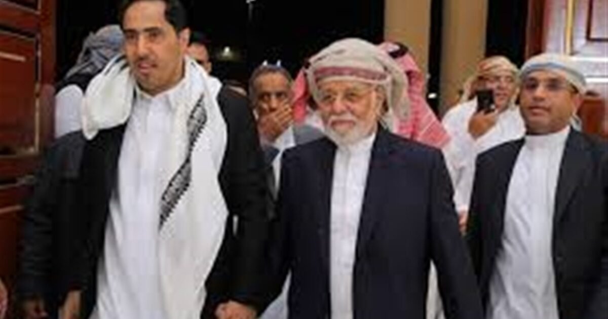 الفريق علي محسن الأحمر يظهر رسميًا في حدث تاريخي برئاسة ولي العهد السعودي