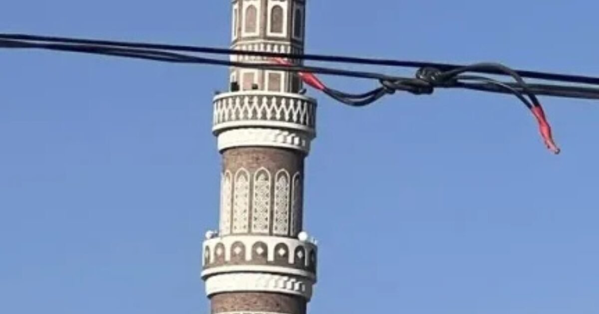 منارات المساجد في صنعاء تتحول إلى منصات تجارية.. ما القصة؟