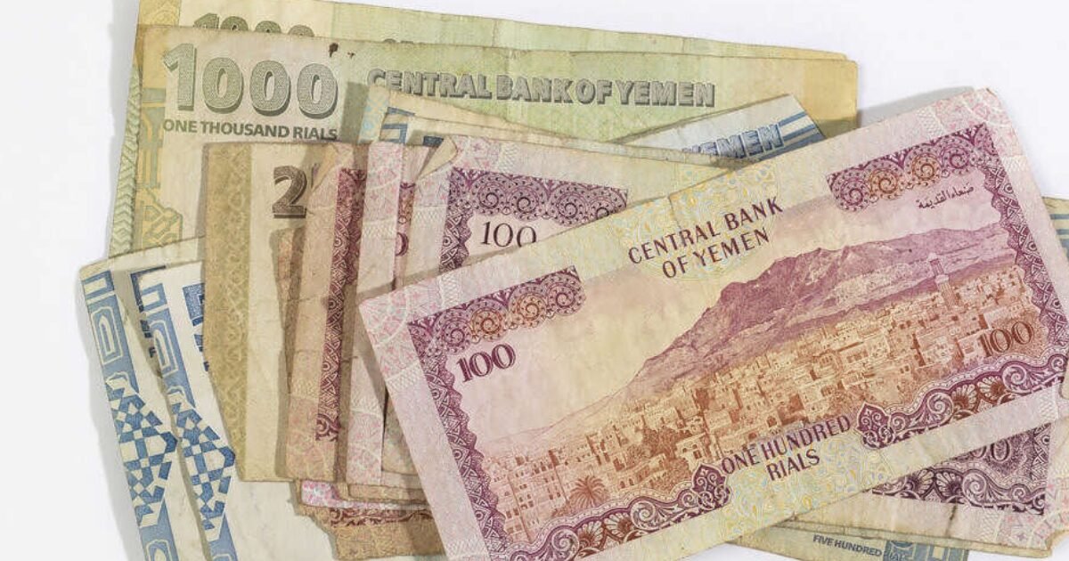 أعلى مستوى في التاريخ.. الدولار يحلق والريال اليمني يلفظ أنفاسه الأخيرة!
