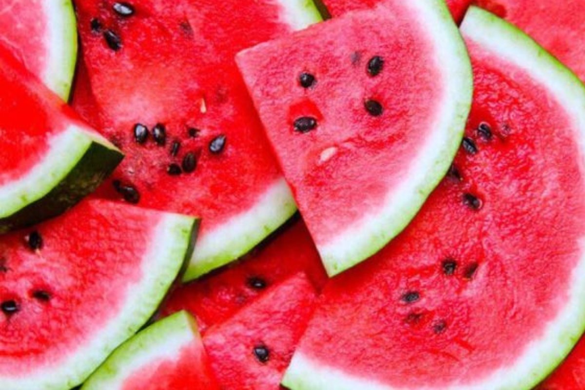 ماذا يحدث لجسمك إذا شربت عصير البطيخ كل صباح؟ الإجابة ستفاجئك