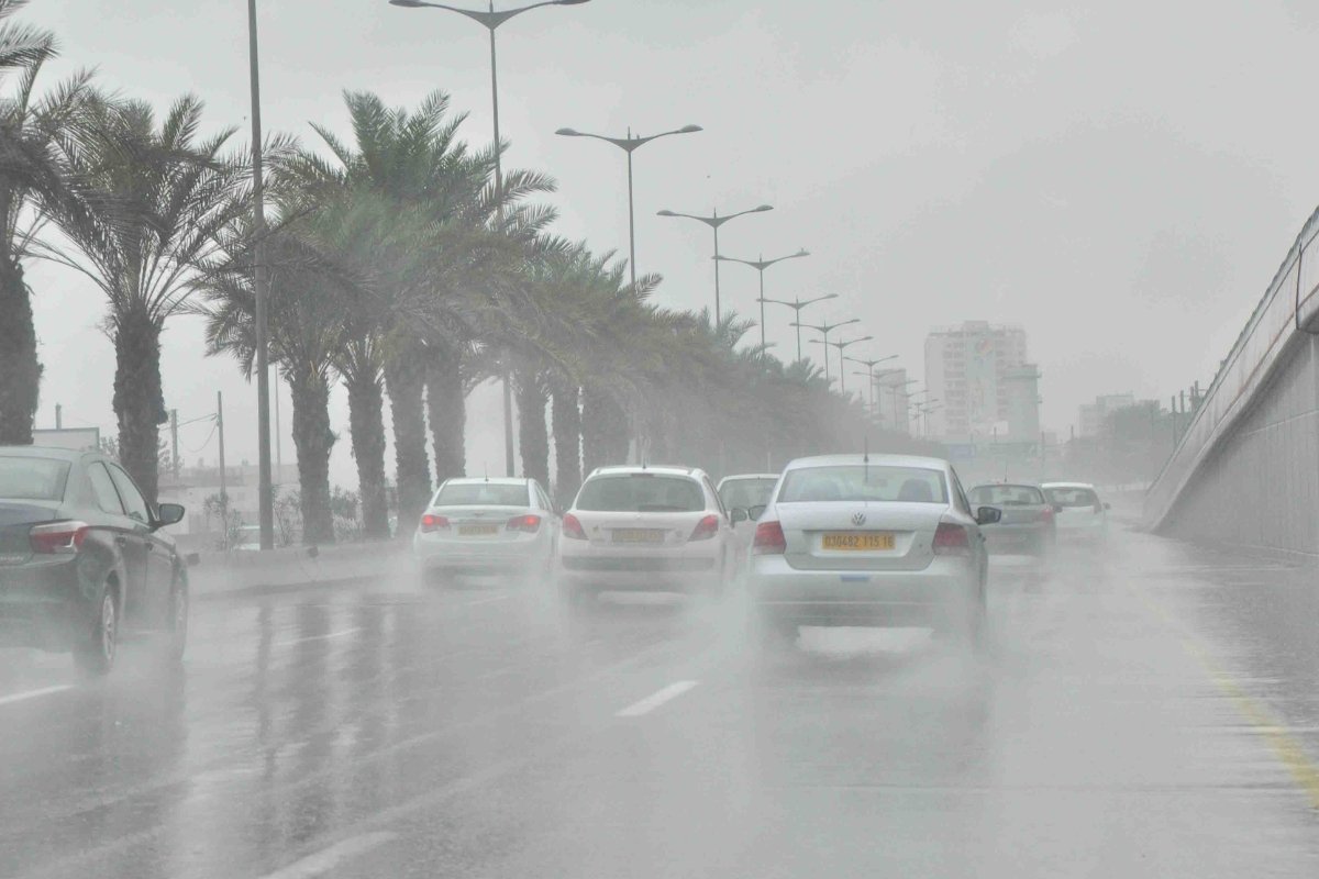 عواصف ترابية وأمطار رعدية.. الأرصاد تدق ناقوس الخطر في السعودية