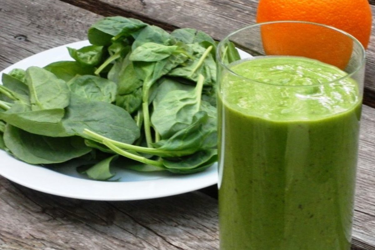 دراسة تكشف السر: كوب أخضر يوميًا يقلل خطر الجلطات بنسبة كبيرة!