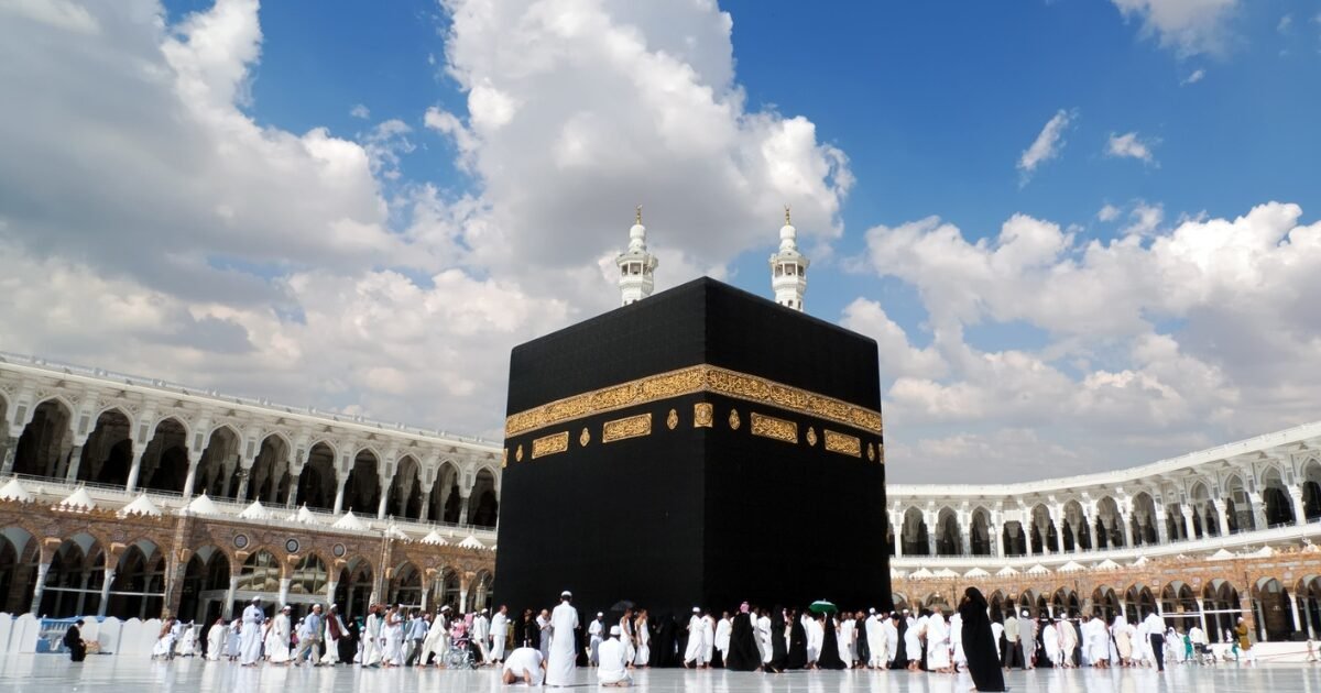 تأشيرة العمرة 1447: تغييرات جوهرية في الشروط والرسوم - تفاصيل كاملة