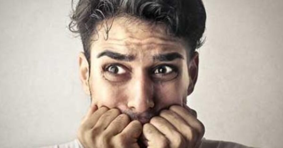 خبراء يحذرون: أطعمة شائعة ترتبط بارتفاع مستويات القلق