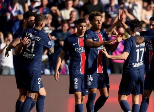 باريس سان جيرمان يواجه ميسي وسواريز بدون ديمبلي.. إليك التشكيل الرسمي