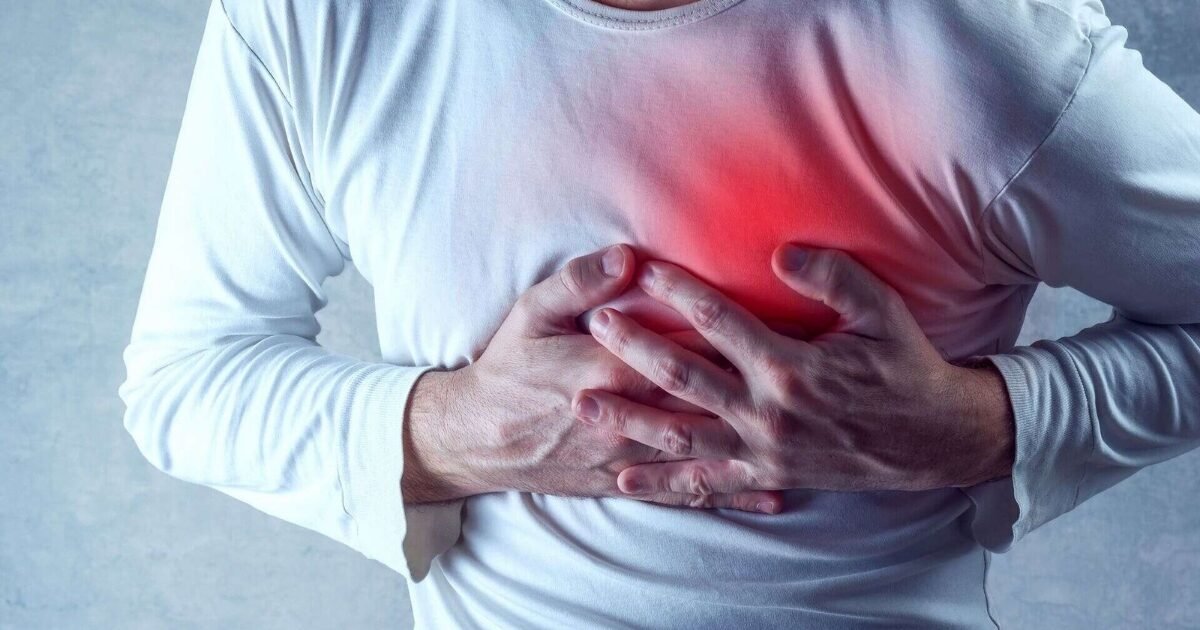 6 أطعمة خادعة تدمر قلبك بصمت… احذرها قبل فوات الأوان!