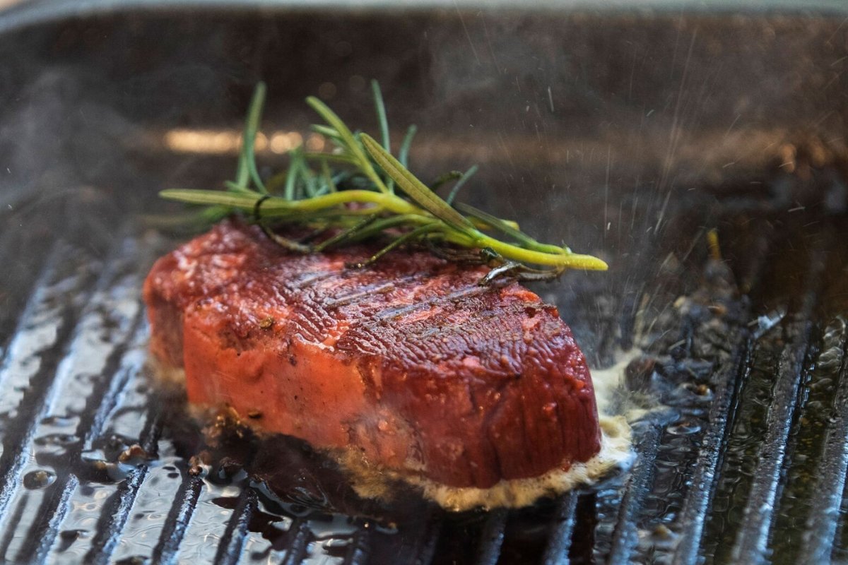 ماذا تخبئ لك اللحوم؟ مفاجآت غير متوقعة لجسمك عند استهلاكها كل يوم