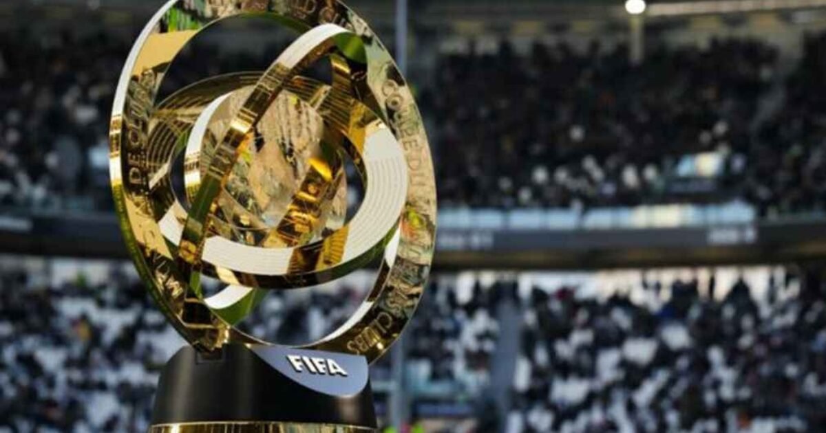 حكم مصري في قائمة حكام مباراة بايرن ميونخ وأوكلاند سيتي بمونديال الأندية